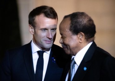 Emmanuel macron maintient un soutien assidu à Paul Biya dans ses derniers jours