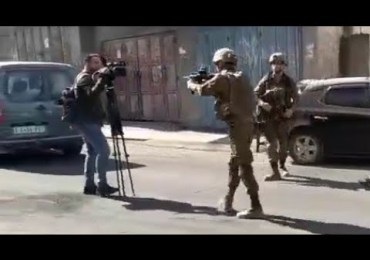 Détention et torture des enfants : Les enfants palestiniens filmés pendant leur détention en Israél avec la mention « En vente » (Vidéo)